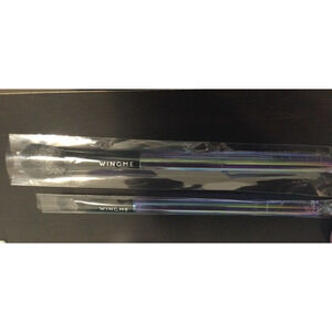 2 Wingme Cosmetic Brushes